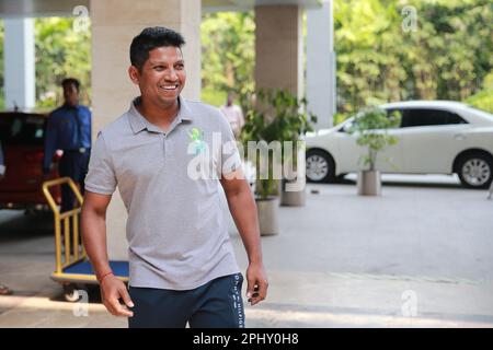 Bangladesch T20I Cricket neuer Eröffner Batter Rony Talukdar, bevor eine inoffizielle Presse sich außerhalb des Team-Hotels in Chattogram, Bangladesch, trifft Stockfoto