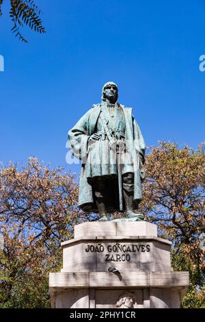 Statue des Entdeckers und Gründers Joao Goncalves Zarco, Avenida Arriago. Funchal, Madeira, Portugal Stockfoto