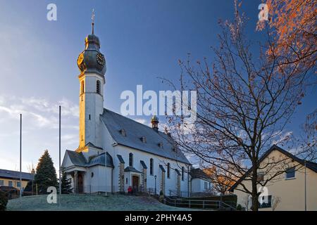 kirche St. Nikolaus-Kirche in Beckum, Deutschland, Nordrhein-Westfalen, Sauerland, Balve Stockfoto