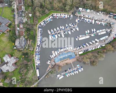 Walton Marina Surrey UK Drohne aus der Vogelperspektive Stockfoto