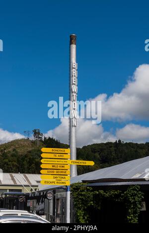 Brewtown in Upper Hutt, Neuseeland, eine Besucherattraktion mit zahlreichen Craft-Bier-Brauereien und einer Destillerie. Sehenswürdigkeiten Wegbeschreibungen. Boneface Stockfoto