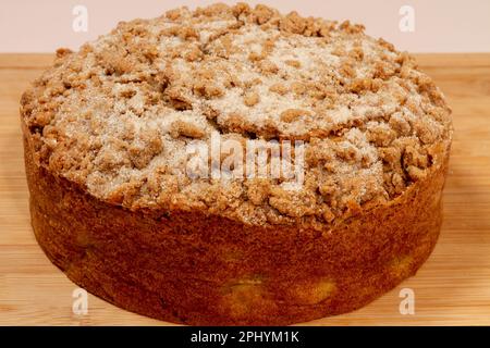 Nahaufnahme von Rhubarb-Krümelkuchen Stockfoto