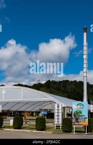 Brewtown in Upper Hutt, Neuseeland, eine Besucherattraktion mit zahlreichen Craft-Bier-Brauereien und einer Destillerie. Panhead Brauerei Stockfoto