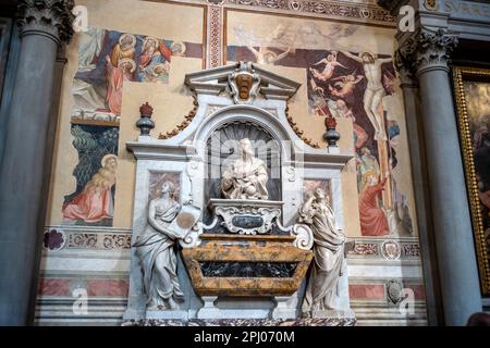 Grab von Michelangelo, entworfen von Giorgio Vasari in Santa Croce, Florenz Stockfoto