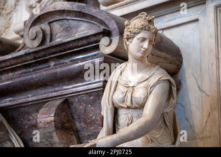 Grab von Michelangelo, entworfen von Giorgio Vasari in Santa Croce, Florenz Stockfoto