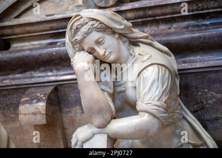 Grab von Michelangelo, entworfen von Giorgio Vasari in Santa Croce, Florenz Stockfoto