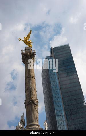 Das Unabhängigkeitsdenkmal oder die Unabhängigkeitssäule ist eine Ehrensäule in Mexiko-Stadt. Stockfoto