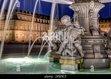 Brunnen auf dem Schlossplatz, vier Figuren symbolisieren Württemberg, Neuer Palast, Stuttgart, Baden-Württemberg, Deutschland Stockfoto