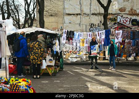 30. März 2023, Lemberg, Oblast Lemberg, Ukraine: Ein Markt. Das tägliche Leben in Lemberg, einer Stadt im Westen der Ukraine. Seit Beginn der russischen Invasion im Februar 2022 ist Lemberg besonders verschont geblieben. (Kreditbild: © Adrien Fillon/ZUMA Press Wire) NUR REDAKTIONELLE VERWENDUNG! Nicht für den kommerziellen GEBRAUCH! Stockfoto