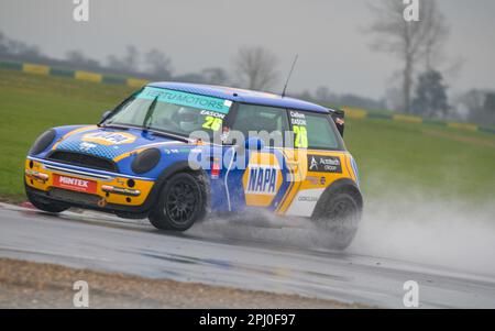 Mini Challenge Trophy 2023, Napa Racing UK Callum Eason, Nummer 26, Croft Rennstrecke Stockfoto