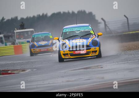 Mini Challenge Trophy 2023, Napa Racing UK, Croft Track, Cameron Richardson, Nummer 15, Mit Callum Eason, der Nummer 26 Stockfoto