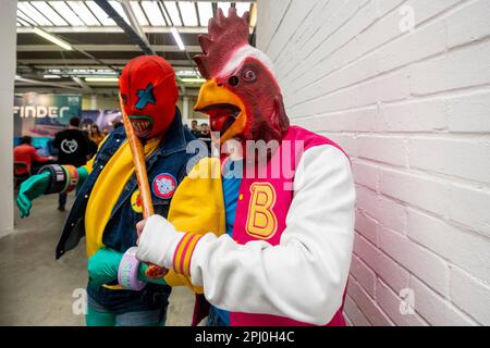 London, Großbritannien. 30. März 2023 Cosplayer im W.A.S.D. Videospiele-Expo in der Truman Brewery in East London. W.A.S.D ist die wichtigste Videospielveranstaltung in Großbritannien, Heimstadion des Games Finance Market, der London Dev Conference und Hunderte spielbarer Spiele aus aller Welt. Es ist auch das Zentrum der britischen Spielebranche während des London Games Festivals (bis 9. April). Kredit: Stephen Chung / Alamy Live News Stockfoto