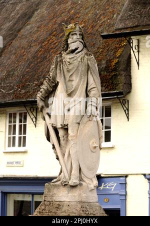 König Alfreds Statue in Pewsey, Wiltshire. Stockfoto