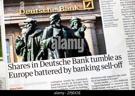 „Aktien der Deutschen Bank fallen, während Europa durch Bankverkauf besser wird“, Guardian, Headline Stock News Market, 25. März 2023 in London, Großbritannien Stockfoto