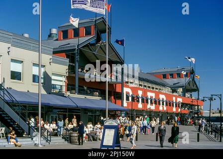 1992 HISTORISCHER PIER 17 SOUTH STREET SEAPORT DOWNTOWN MANHATTAN NEW YORK CITY USA Stockfoto