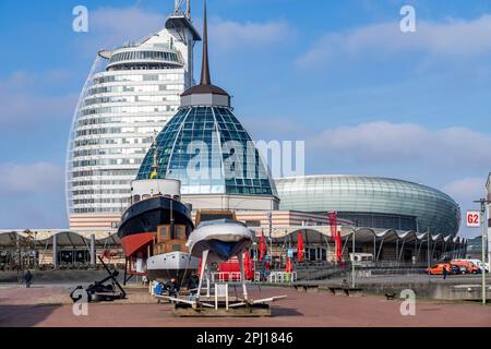 Alter Hafen, Hafenbecken, Hafenviertel, Sail City Gebäude, Klimahaus Bremerhaven, museumsschiffe, Teil des Hafenwelten, in Bremerhaven, Bremen Stockfoto