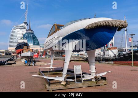 Alter Hafen, Hafenbecken, Hafenviertel, Sail City Gebäude, Klimahaus Bremerhaven, museumsschiffe, Teil des Hafenwelten, in Bremerhaven, Bremen Stockfoto