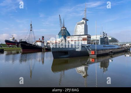 U-Boot, Wilhelm Bauer, Technologiemuseum, Alter Hafen, Hafenbecken, Hafenviertel, Sail City Building, Klimahaus Bremerhaven, Museumsschiffe, Stockfoto