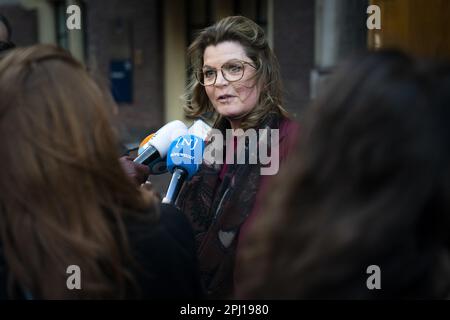 DIE HAAGER Konferenz - Minister Christiane van der Wal antwortet auf ein Schreiben aus Brüssel. In dem Schreiben des für die Stickstoffvorschriften zuständigen EU-Kommissars Virginijus Sinkevicius wird Neederland aufgefordert, den Umgang mit der Stickstoffkrise weiter zu beschleunigen. Verzögerungen werden nicht akzeptiert. ANP JEROEN JUMELET niederlande raus - belgien raus Stockfoto