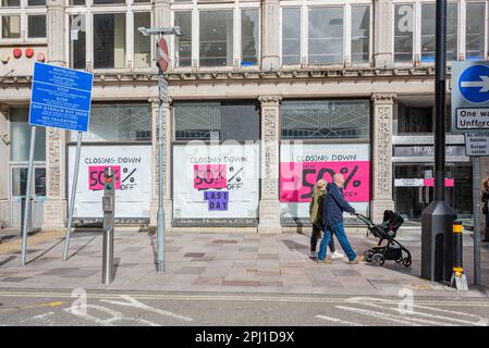 Howells Cardiff schließt nach 150 Jahren Stockfoto