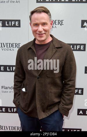 London, Vereinigtes Königreich 30. März, 2023. Richard Arnold wurde bei der Galaabend Von A Little Life im Harold Pinter Theatre fotografiert. Kredit: Alan D West/EMPICS/Alamy Live News Stockfoto