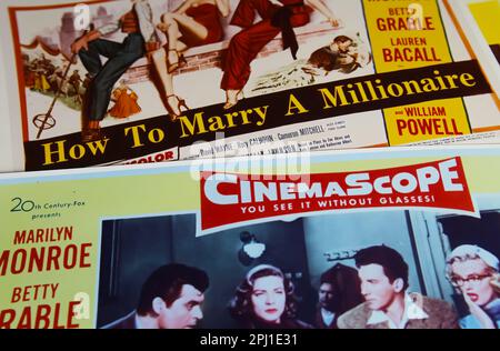 Viersen, Deutschland - März 9. 2023: Auftakt der hollywood-Filmposter aus der Comedy wie man einen Millionär mit Marilyn Monroe aus dem Jahr 1953 heiratet Stockfoto