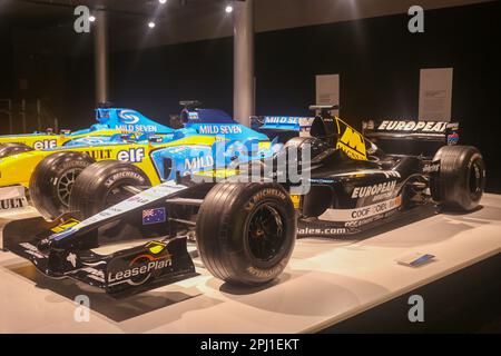 Cayes, Spanien, 30. März 2023: The Minardi, wo er am 30. März 2023 während eines Besuchs im Fernando Alonso Museum im Fernando Alonso Museum and Circuit in Cayes, Spanien, in der Formel 1 sein Debüt feierte. Kredit: Alberto Brevers / Alamy Live News Stockfoto