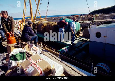 Foula Shetlands Scotland Weekly Mail Boat Mit Zubehör Stockfoto