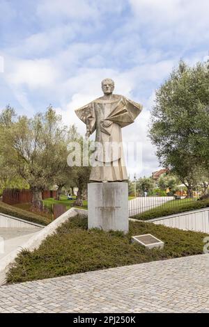 Europa, Portugal, Porto. 7. April 2022. Statue von Antonio Ferreira Gomes in Porto. Stockfoto
