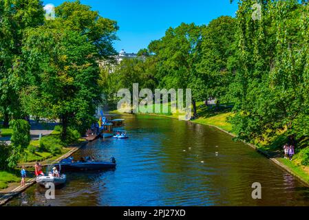 Riga, Lettland, 24. Juni 2022: Blick auf den Bastelkajna-Park in Riga, Lettland. Stockfoto