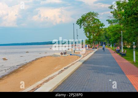 SillamГ¤e, Estland, 28. Juni 2022: Blick auf die Strandpromenade in SillamГ¤e in Estland. Stockfoto