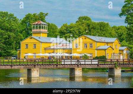 Kuressaare, Estland, 1. Juli 2022: Jugendstilhotel in der estnischen Stadt Kuressaare. Stockfoto