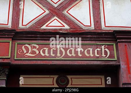 Bacharach benannt nach einem Gebäude - (Bacharach am Rhein), Bezirk Mainz-Bingen, Deutschland Stockfoto