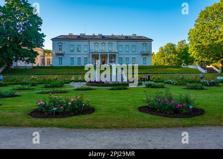 Liepaja, Lettland, 3. Juli 2022: Blick auf das Bernsteinmuseum in Palanga, Lettland. Stockfoto