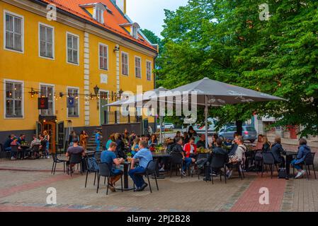 Riga, Lettland, 8. Juli 2022: Sunset of Arsenal in the old town of riga, latvia. Stockfoto