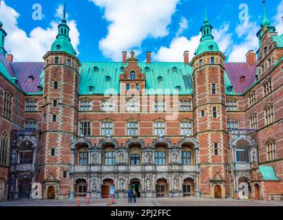 Hillerod, Dänemark, 21. Juni 2022: Frederiksborg Slot Palace in Dänemark. Stockfoto