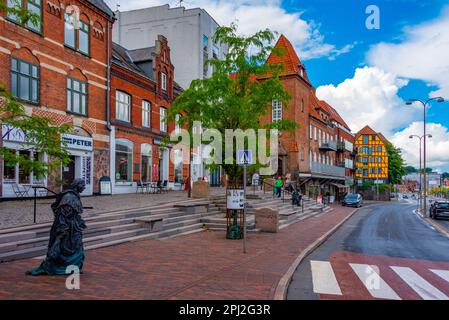 Svendborg, Dänemark, 20. Juni 2022: Blick auf eine Straße im Zentrum von Svendborg, Dänemark. Stockfoto