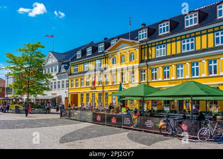 Silkeborg, Dänemark, 16. Juni 2022: Torvet-Platz im Zentrum der dänischen Stadt Silkeborg. Stockfoto