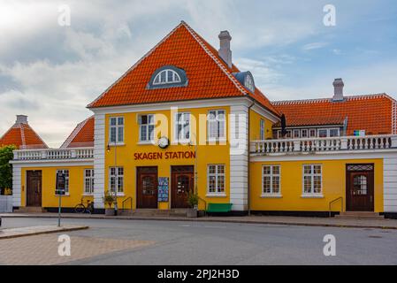 Skagen, Dänemark, 15. Juni 2022: Bahnhof in der dänischen Stadt Skagen. Stockfoto