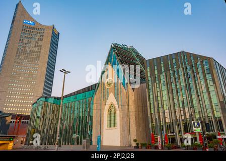 Leipzig, Deutschland, 9. August 2022: Sonnenaufgang der Universität Leipzig in Deutschland. Stockfoto