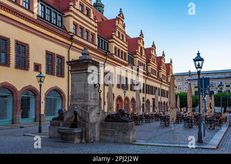 Leipzig, Deutschland, 9. August 2022: Sonnenaufgang über Naschmarkt in der deutschen Stadt Leipzig. Stockfoto