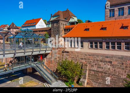 Nürnberg, 11. August 2022: Blick auf die mittelalterliche Festung der deutschen Stadt Nürnberg. Stockfoto