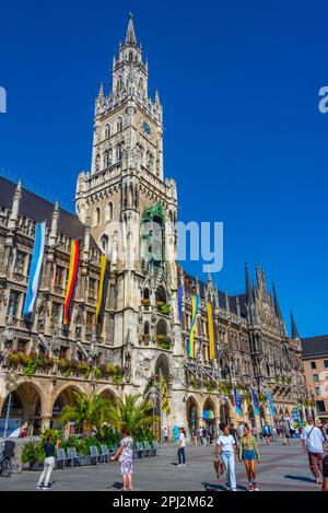 München, 15. August 2022: Neues Rathaus in der deutschen Stadt München. Stockfoto