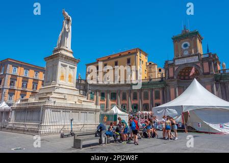 Neapel, Italien, 19. Mai 2022: Piazza Dante im historischen Zentrum von Neapel, Italien. Stockfoto