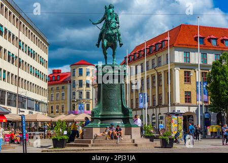 Göteborg, Schweden, 10. Juli 2022: Die Reiterstatue von Karl IX. In der schwedischen Stadt Göteborg. Stockfoto