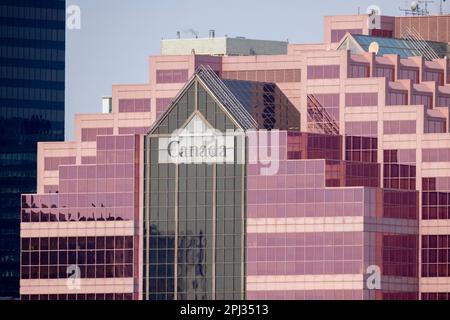 Edmonton, Alberta. 30. März 2023. Ganz in der Nähe des Canada Place, dem Regierungsgebäude in Edmonton, Alberta, Kanada. Stockfoto