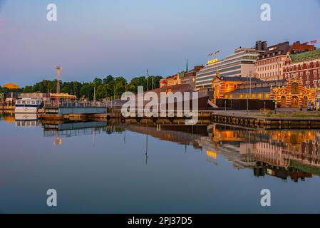 Helsinki, Finnland, 21. Juli 2022: Hafengebiet der finnischen Hauptstadt Helsinki. Stockfoto