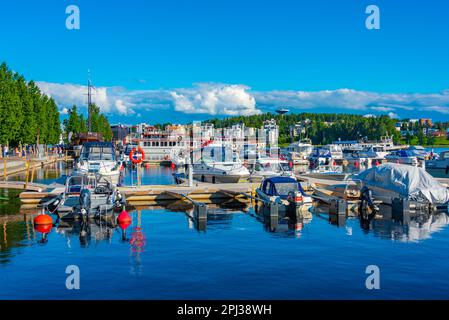 Jyväskylä, Finnland, 24. Juli 2022: Blick auf einen Yachthafen in Jyväskylä, Finnland. Stockfoto