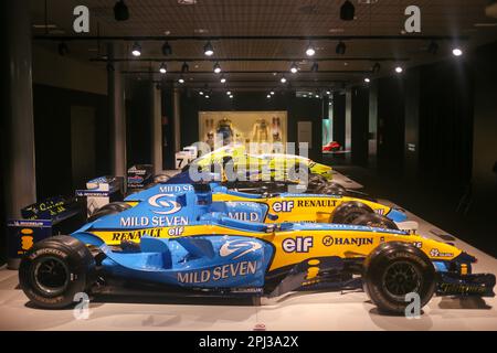 Cayes, Spanien. 30. März 2023. Cayes, SPANIEN: Der Raum, in dem er die Fahrzeuge von seinen Anfängen in jenem Jahr während eines Besuchs im Fernando Alonso Museum am 30. März 2023 im Fernando Alonso Museum and Circuit, Cayes, Spanien, besitzt. (Foto: Alberto Brevers/Pacific Press) Kredit: Pacific Press Media Production Corp./Alamy Live News Stockfoto