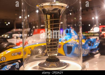 Cayes, Spanien. 30. März 2023. Cayes, SPANIEN: Die Trophäe der Formel-1-Weltmeisterschaft 2005 bei einem Besuch des Fernando Alonso Museums am 30. März 2023 im Fernando Alonso Museum und der Rennstrecke, Cayes, Spanien. (Foto: Alberto Brevers/Pacific Press) Kredit: Pacific Press Media Production Corp./Alamy Live News Stockfoto